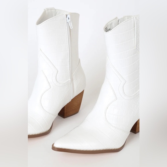 NEW IN BOX Matisse Bambi White Crocodile Embossed Mid-Calf Boots, white, size 9 - Picture 4 of 7